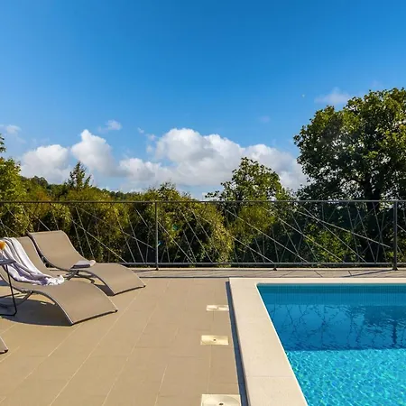 Castanea Villa