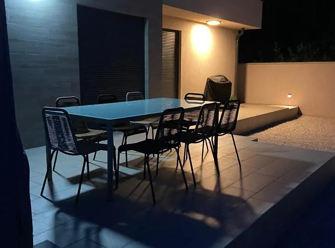 Castanea オパティヤ