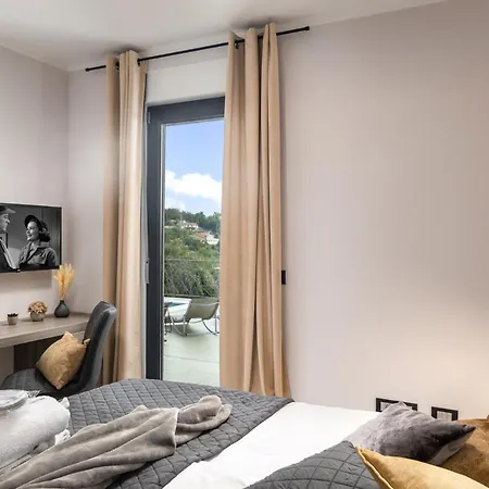 Castanea אופטיה