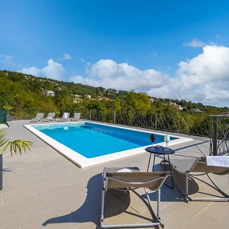 Castanea * אופטיה