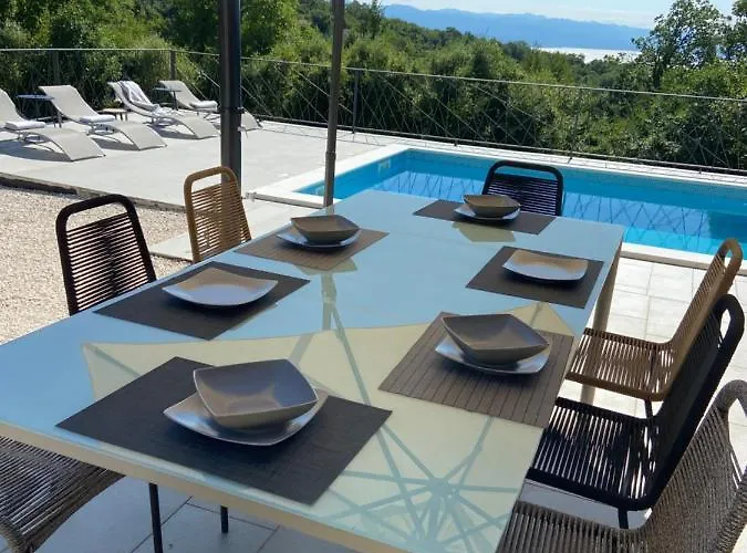 Castanea * Οπατία