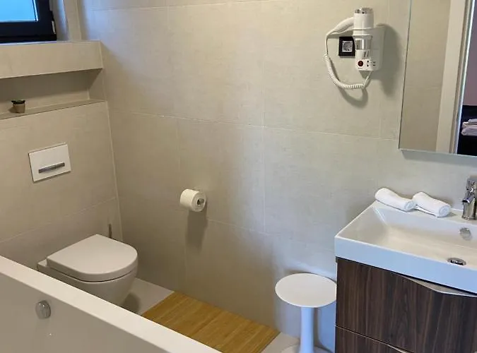 Castanea * Οπατία